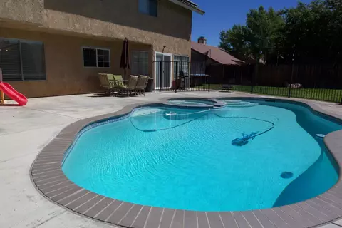 1402 Windsor Pl, Palmdale, CA 93551 photo 22