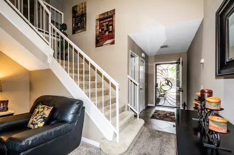 204 Eagle Ln, Palmdale, CA 93551 photo 2