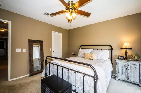 204 Eagle Ln, Palmdale, CA 93551 photo 24
