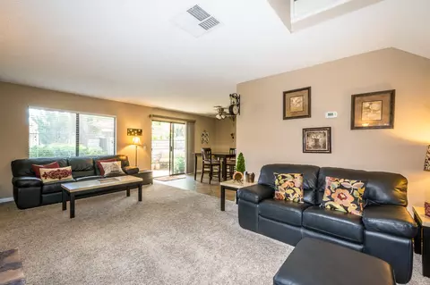 204 Eagle Ln, Palmdale, CA 93551 photo 3