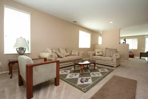 2218 Foxtail Dr, Palmdale, CA 93551 photo 3