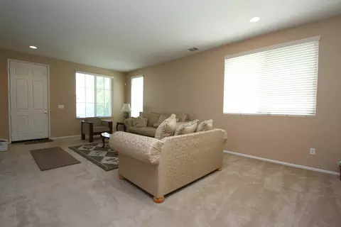 2218 Foxtail Dr, Palmdale, CA 93551 photo 4
