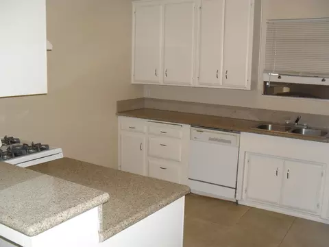 37515 4th St E, Palmdale, CA 93550 photo 7