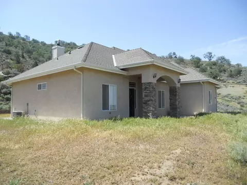 27201 Shut Out Pl, Tehachapi, CA 93561 photo 2
