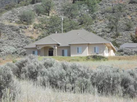 27201 Shut Out Pl, Tehachapi, CA 93561 photo 1