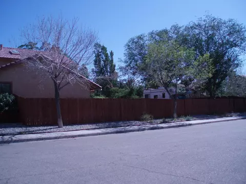 44937 Caboose Dr, Lancaster, CA 93535 photo 2