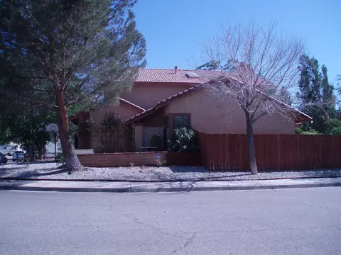 44937 Caboose Dr, Lancaster, CA 93535 photo 1