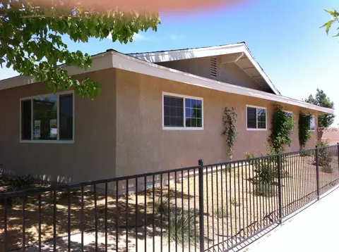 45634 Fig Ave, Lancaster, CA 93534 photo 2