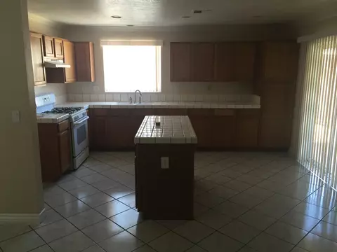 36734 Solvay St, Palmdale, CA 93552 photo 4