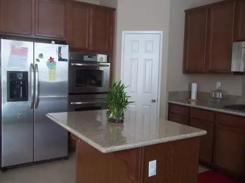 3028 Emerald Ln, Lancaster, CA 93535 photo 5