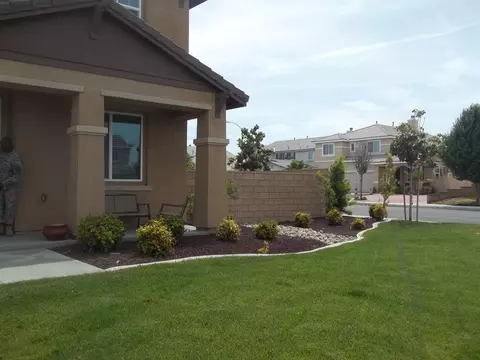 3028 Emerald Ln, Lancaster, CA 93535 photo 2