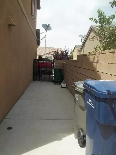 3028 Emerald Ln, Lancaster, CA 93535 photo 32
