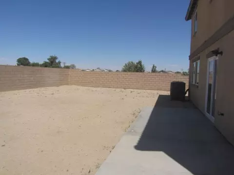 2159 E Donatello St, Lancaster, CA 93535 photo 2
