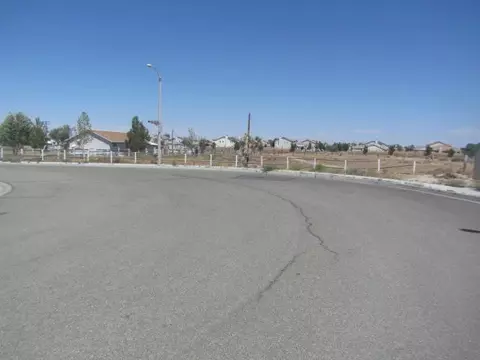 2159 E Donatello St, Lancaster, CA 93535 photo 1
