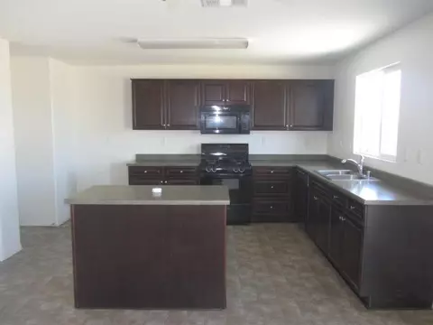 2159 E Donatello St, Lancaster, CA 93535 photo 10