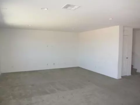 2159 E Donatello St, Lancaster, CA 93535 photo 8