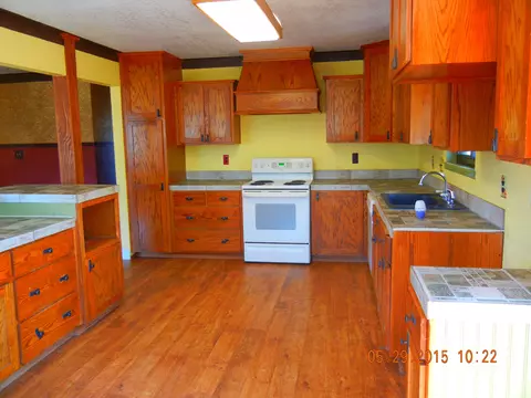 23655 Reindeer Dr, Tehachapi, CA 93561 photo 4
