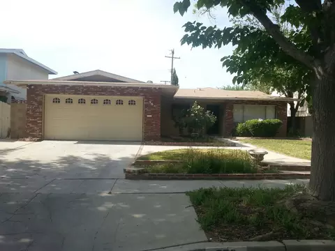 758 Pillsbury St E, Lancaster, CA 93535 photo 1
