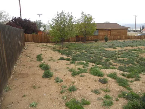 21601 Brook Dr, Tehachapi, CA 93561 photo 3