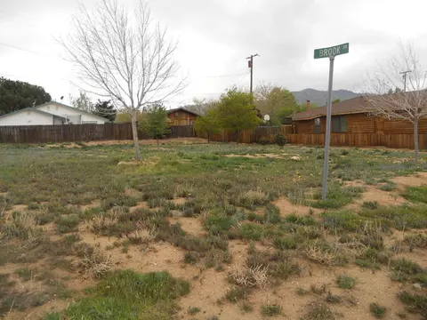 21601 Brook Dr, Tehachapi, CA 93561 photo 4