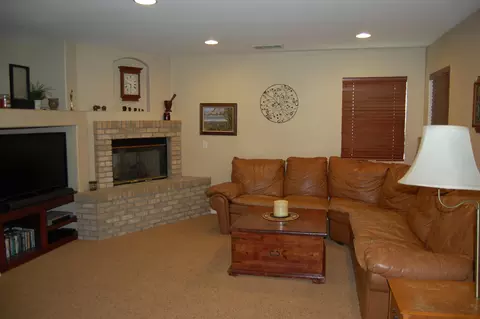 42136 Tropez Dr, Lancaster, CA 93536 photo 9