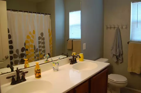 42136 Tropez Dr, Lancaster, CA 93536 photo 21