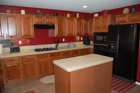 42136 Tropez Dr, Lancaster, CA 93536 photo 10