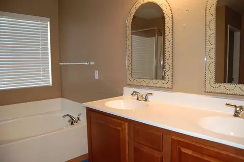 42136 Tropez Dr, Lancaster, CA 93536 photo 16