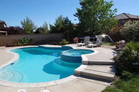 42136 Tropez Dr, Lancaster, CA 93536 photo 5