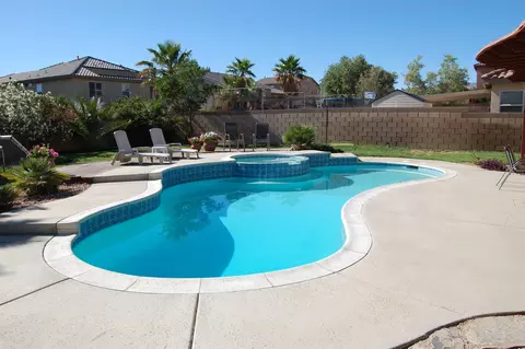 42136 Tropez Dr, Lancaster, CA 93536 photo 3