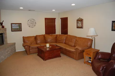 42136 Tropez Dr, Lancaster, CA 93536 photo 8