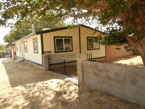 36444 Sierra Hwy, Palmdale, CA 93550 photo 2