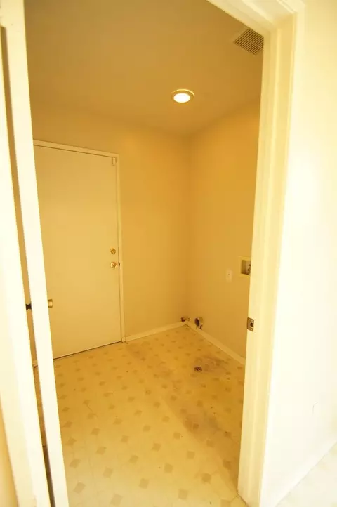 1632 Kettering St E, Lancaster, CA 93535 photo 6
