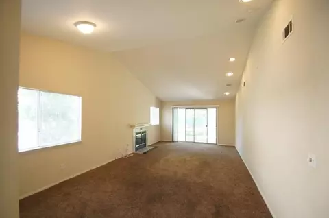 1632 Kettering St E, Lancaster, CA 93535 photo 2