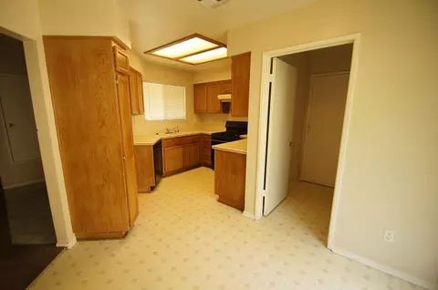1632 Kettering St E, Lancaster, CA 93535 photo 3
