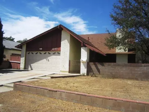 1277 Donatello St, Lancaster, CA 93535 photo 2