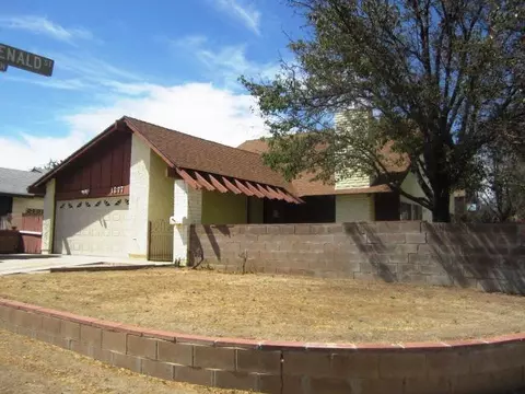 1277 Donatello St, Lancaster, CA 93535 photo 3