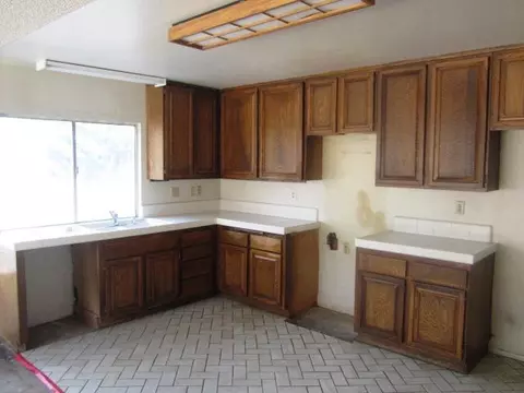 1277 Donatello St, Lancaster, CA 93535 photo 8