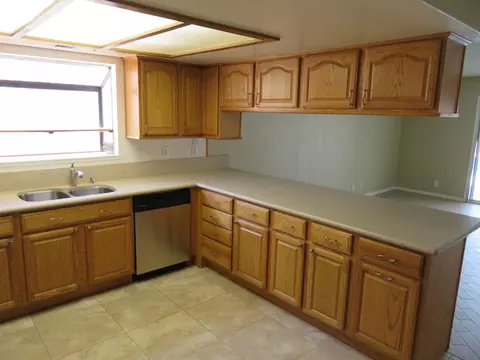 1061 Herzel Ave, Lancaster, CA 93535 photo 7
