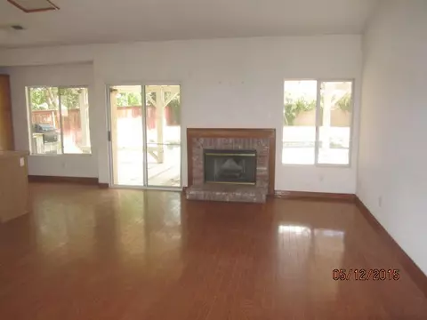 42454 Plains Dr, Lancaster, CA 93536 photo 8