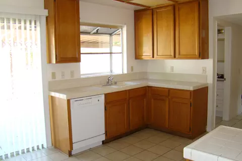 37502 Monarch St, Palmdale, CA 93552 photo 6