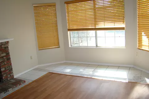 37502 Monarch St, Palmdale, CA 93552 photo 5