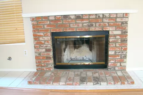37502 Monarch St, Palmdale, CA 93552 photo 2