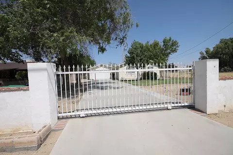 43256 7th St E, Lancaster, CA 93535 photo 2