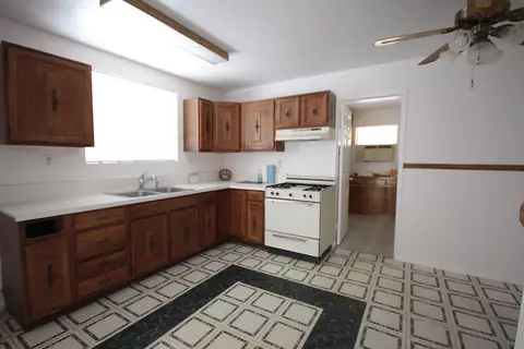 43256 7th St E, Lancaster, CA 93535 photo 4