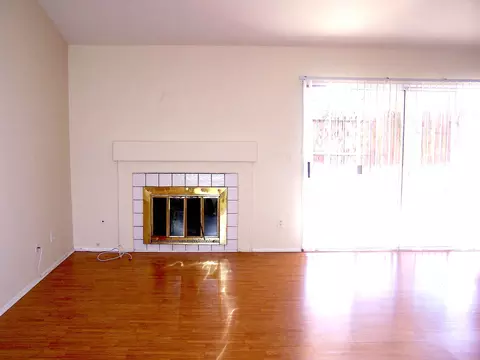 3065 Avenue R4 E, Palmdale, CA 93550 photo 2