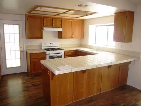 38113 42nd St E, Palmdale, CA 93552 photo 2