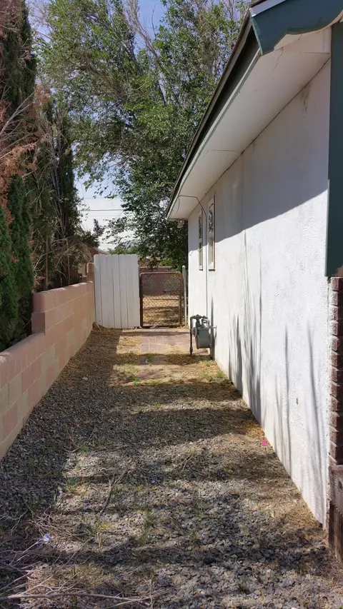 1906 Barstow Rd, Mojave, CA 93501 photo 5
