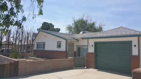 1906 Barstow Rd, Mojave, CA 93501 photo 2