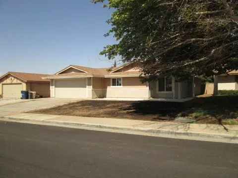 37318 27th St, Palmdale, CA 93550 photo 3
